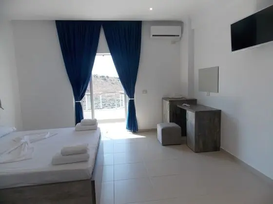 Tek Büyük Yataklı Oda, Balkon