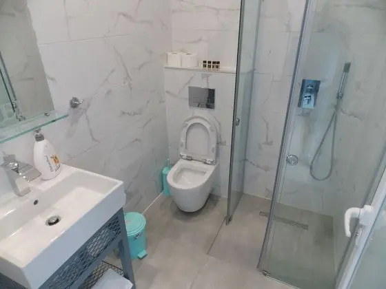 Tek Büyük Yataklı Oda, Balkon