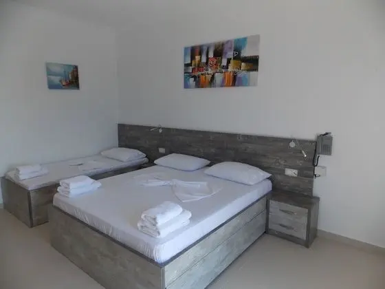 Üç Kişilik Oda, Deniz Manzaralı