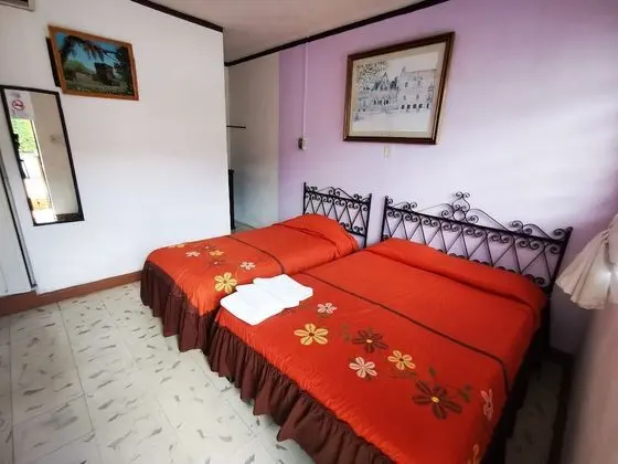 Traditional Üç Kişilik Oda, 1 Yatak Odası, Bahçe Manzaralı, Bahçeli