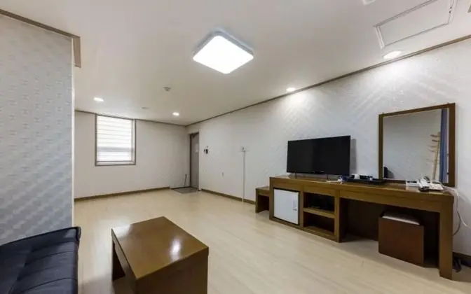 Luxury Oda