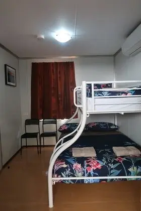Üç Kişilik Oda