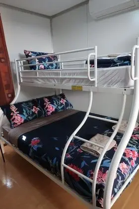 Üç Kişilik Oda