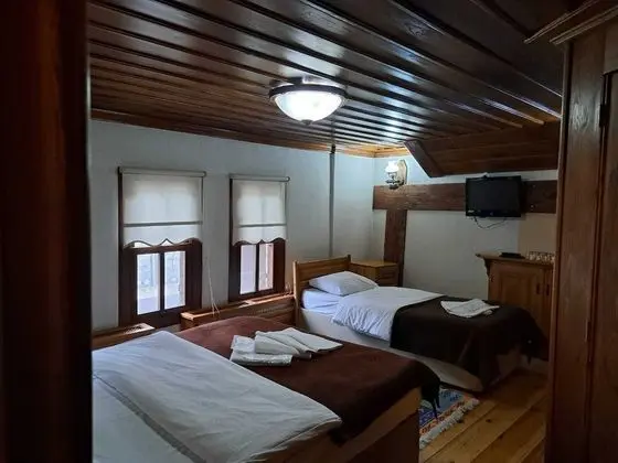 Konak Uc Kisilik Oda