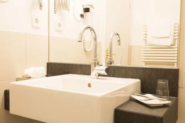 Standard Tek Büyük Yataklı Oda, 1 Çift Kişilik Yatak ve Çekyat