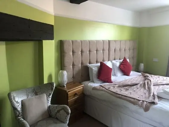 Tek Büyük veya İki Ayrı Yataklı Oda (The Daffodil Room)