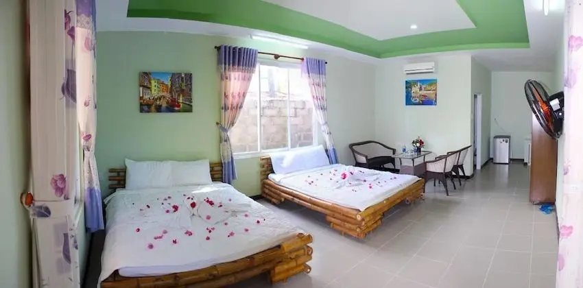 Bungalov, Havuz Manzaralı