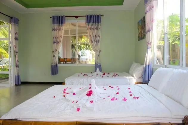 Bungalov, Havuz Manzaralı