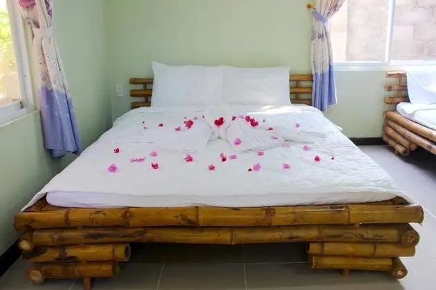 Bungalov, Havuz Manzaralı