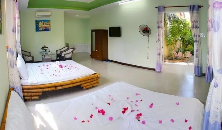 Bungalov, Havuz Manzaralı