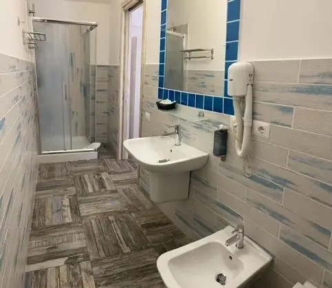 Classic Tek Büyük Yataklı Oda