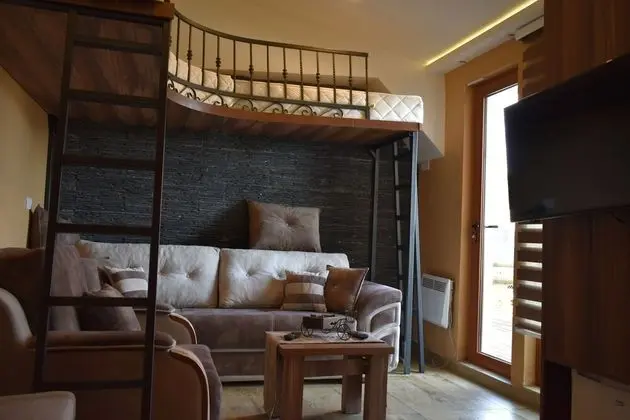 Stüdyo, Dağ Manzaralı