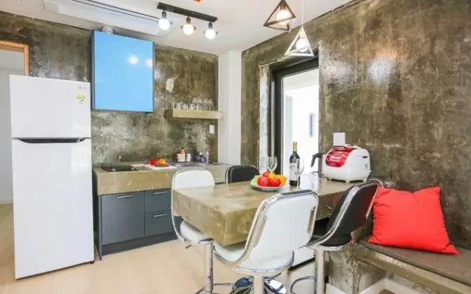 Oda (Room in the Heart No 102)