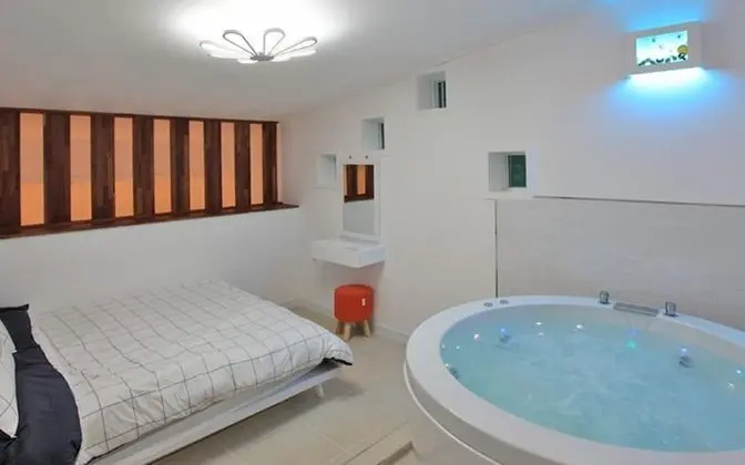 Oda (Third day (duplex))