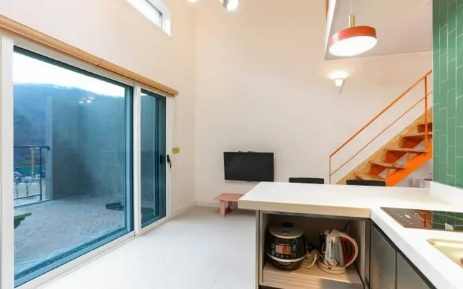 Oda (Barley (multiple floors pet companion)