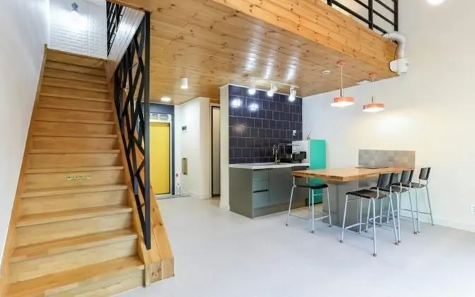 Oda (Soothing (multiple floors pet compani)