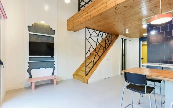 Oda (Soothing (multiple floors pet compani)