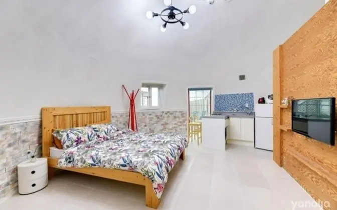 Oda (Byeol-set (Unshared House))