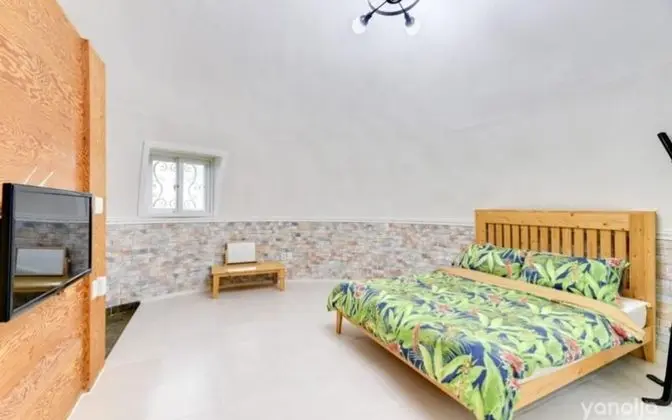 Oda (Byeol-set (Unshared House))