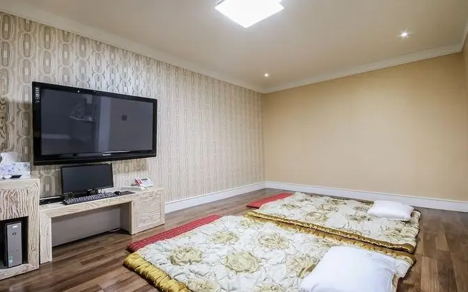 Oda (Ondol large room)