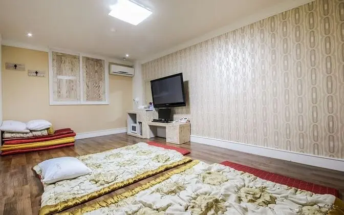 Oda (Ondol large room)