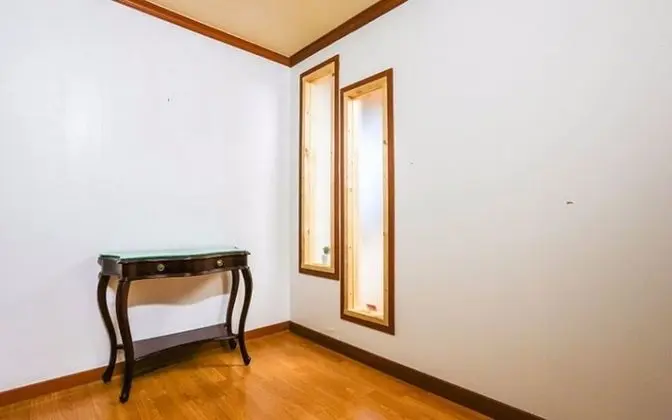 Oda (73 Two Rooms No 306)