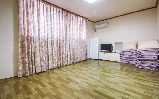 Oda (Pension type ondol room (cooking avai)