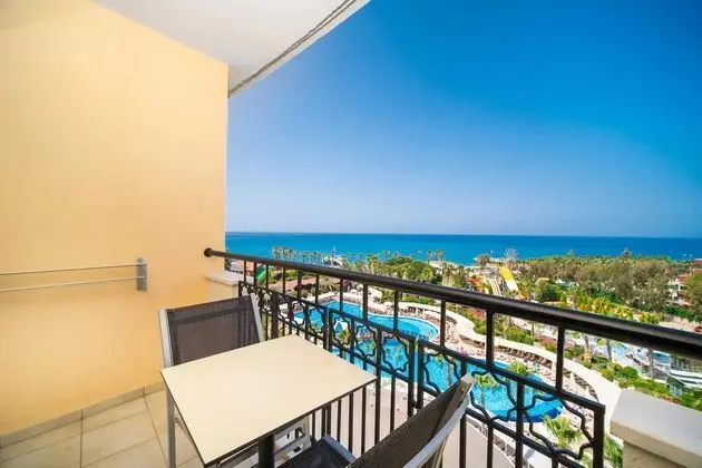 https://images.etstur.com/files/images/hotelImages/TR/98380/l/Mukarnas-Spa-Resort-Oda-396038.jpg