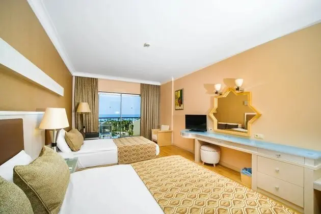 https://images.etstur.com/files/images/hotelImages/TR/98380/l/Mukarnas-Spa-Resort-Oda-396058.jpg