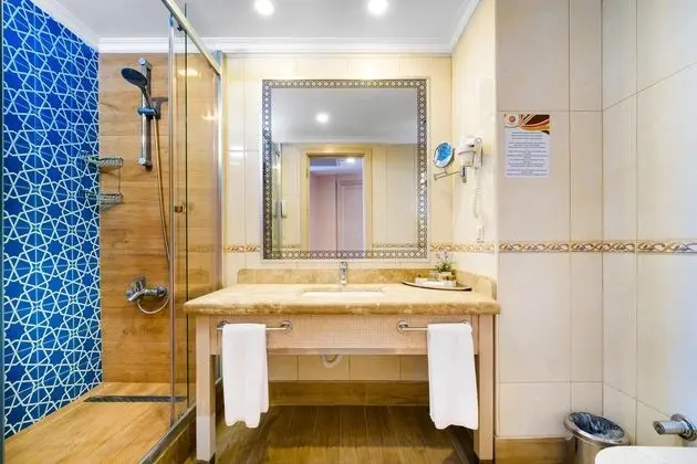https://images.etstur.com/files/images/hotelImages/TR/98380/l/Mukarnas-Spa-Resort-Oda-396065.jpg