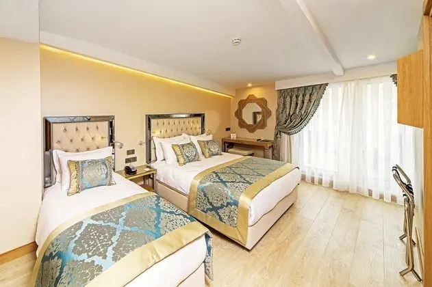 Bağlantılı Oda, Şehir Manzaralı