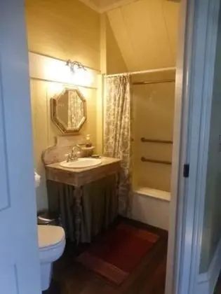 Classic Oda, 1 Büyük (Queen) Boy Yatak, Sigara İçilmez, Özel Banyo