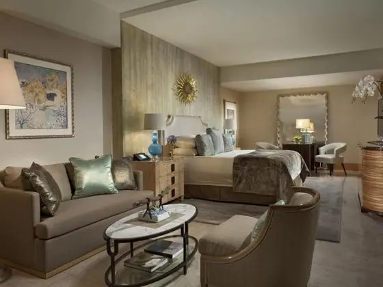 Royal Suite Ocean Court - 2 Single Beds & 1 Single Sofa Bed OR 1 King Bed & 1 Single Sofa Bed