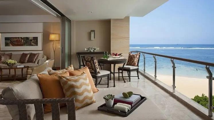 Luxury Süit, Okyanusa Sıfır (Earl Ocean Suite)