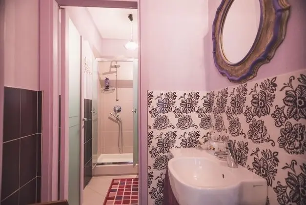 Design Tek Büyük Yataklı Oda, Balkon (Lilla)