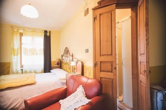 Design Üç Kişilik Oda, Balkon, Nehir Manzaralı (Yellow)