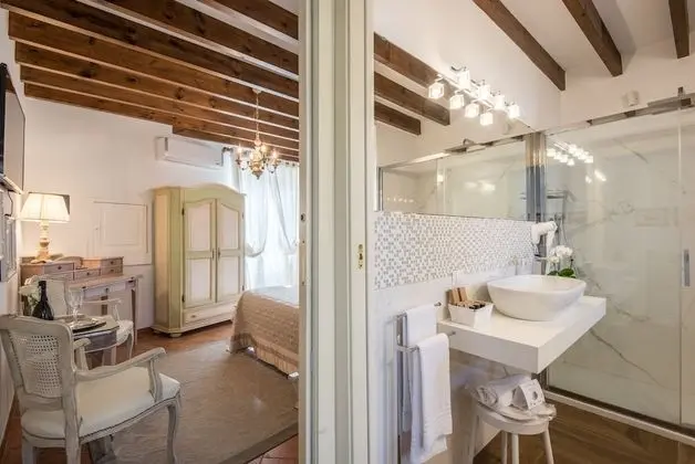 Superior Tek Büyük Yataklı Oda