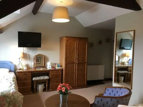 Standard Tek Büyük veya İki Ayrı Yataklı Oda (First Floor)