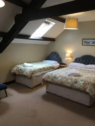Standard Tek Büyük veya İki Ayrı Yataklı Oda (First Floor)