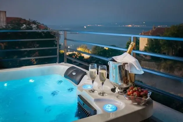 Luxury Çatı Katı Süiti (Penthouse)