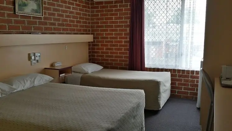 Oda (1 Double & 1 Single)