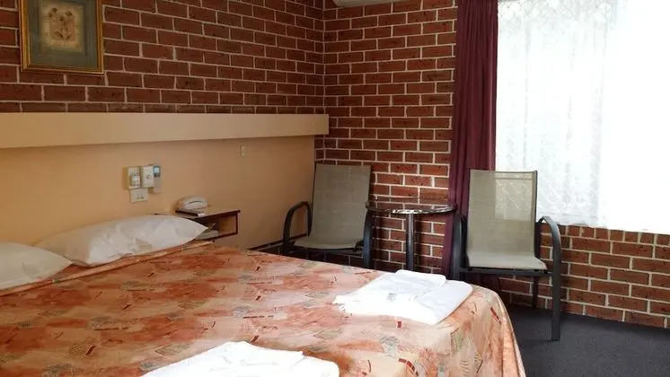 Oda (1 Queen Bed)