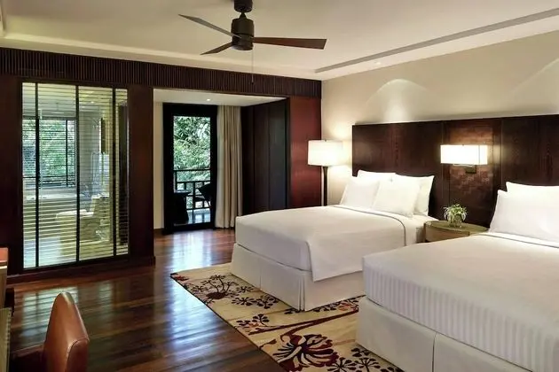 Premier Tek Büyük Yataklı Oda, 2 Çift Kişilik Yatak, Balkon