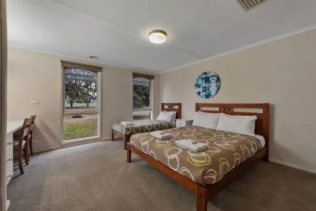 Ev (5 Bedrooms)