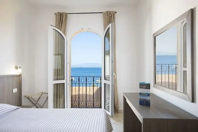 Comfort Tek Büyük veya İki Ayrı Yataklı Oda, Deniz Manzaralı