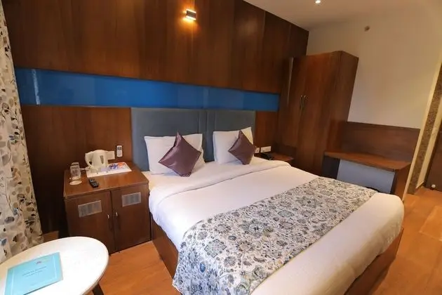Luxury Oda