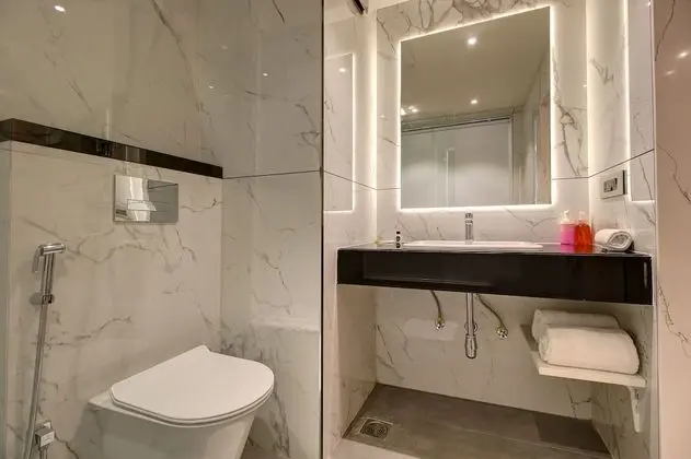 Luxury Tek Büyük Yataklı Oda
