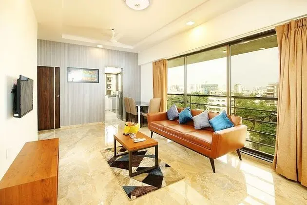 Premium Spacious Room (Shared Kitchenette and Living Room)