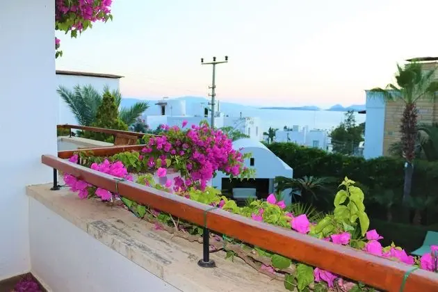 Signature Suite, Sea View