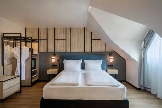 Premium Double Room (2 Adults + 1 Child)